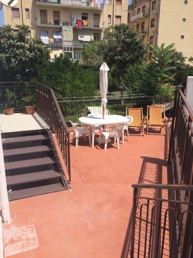 Casa Vacanze Il Gelsomino パッティ エクステリア 写真