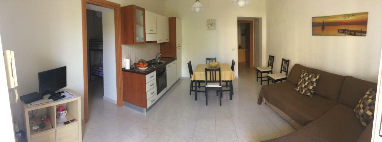 Casa Vacanze Il Gelsomino パッティ エクステリア 写真